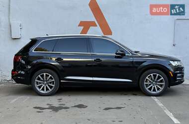 Внедорожник / Кроссовер Audi Q7 2017 в 