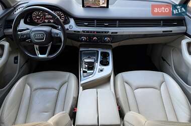 Внедорожник / Кроссовер Audi Q7 2017 в 