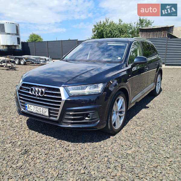 Внедорожник / Кроссовер Audi Q7 2016 в 