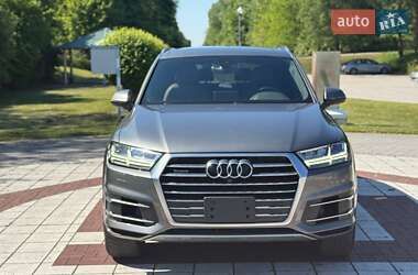 Внедорожник / Кроссовер Audi Q7 2017 в 