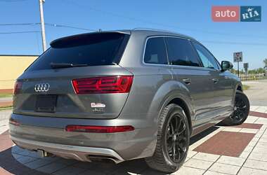 Внедорожник / Кроссовер Audi Q7 2017 в 
