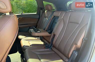 Внедорожник / Кроссовер Audi Q7 2017 в 