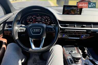 Внедорожник / Кроссовер Audi Q7 2017 в 