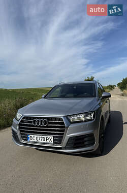 Внедорожник / Кроссовер Audi Q7 2017 в 