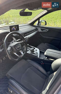 Внедорожник / Кроссовер Audi Q7 2017 в 