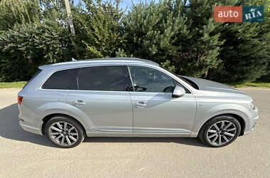 Внедорожник / Кроссовер Audi Q7 2017 в 