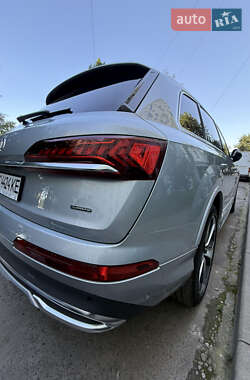 Внедорожник / Кроссовер Audi Q7 2023 в 