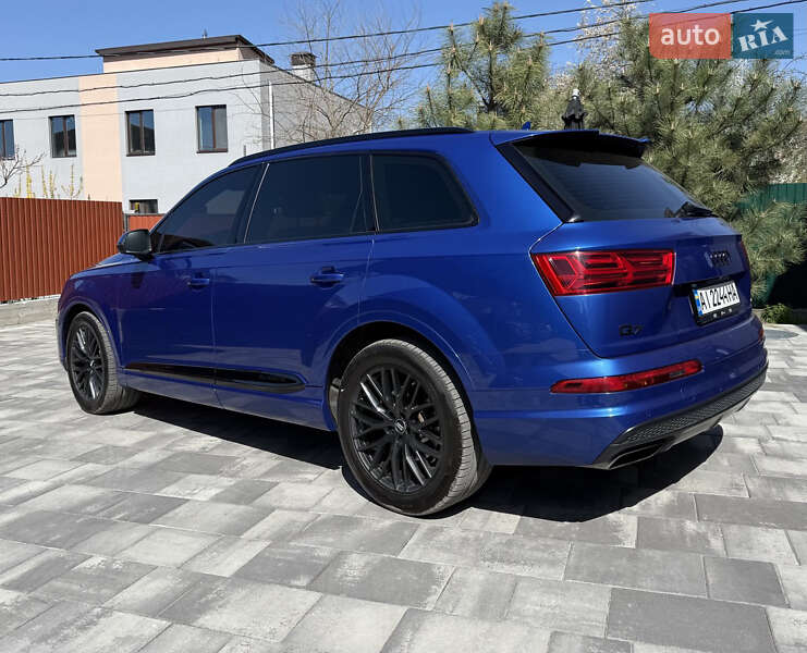 Позашляховик / Кросовер Audi Q7 2016 в Києві
