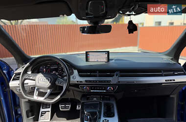 Внедорожник / Кроссовер Audi Q7 2016 в 