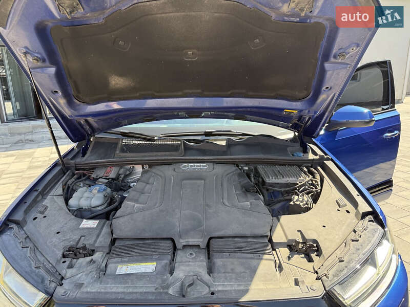 Позашляховик / Кросовер Audi Q7 2016 в Києві