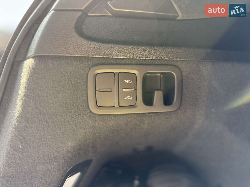 Позашляховик / Кросовер Audi Q7 2016 в Києві