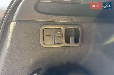 Внедорожник / Кроссовер Audi Q7 2016 в 