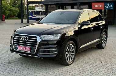 Внедорожник / Кроссовер Audi Q7 2017 в 