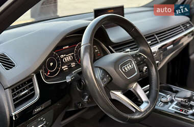 Внедорожник / Кроссовер Audi Q7 2017 в 