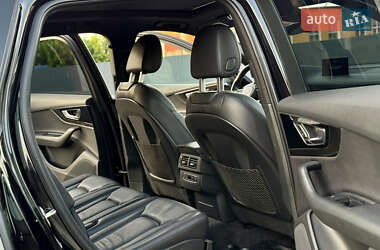 Внедорожник / Кроссовер Audi Q7 2017 в 
