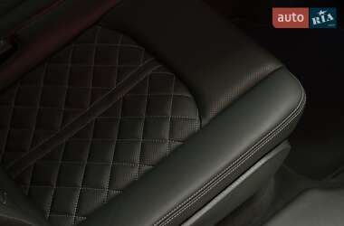 Позашляховик / Кросовер Audi Q7 2020 в 