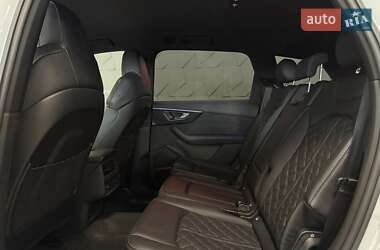 Позашляховик / Кросовер Audi Q7 2020 в 