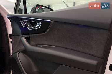 Позашляховик / Кросовер Audi Q7 2020 в 