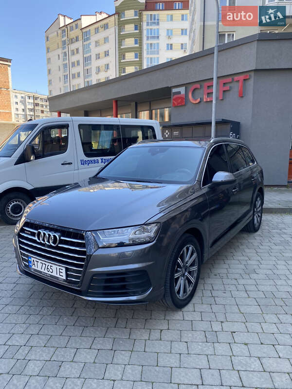 Внедорожник / Кроссовер Audi Q7 2018 в 