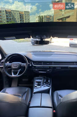 Внедорожник / Кроссовер Audi Q7 2018 в 