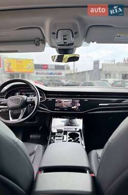 Внедорожник / Кроссовер Audi Q7 2022 в 