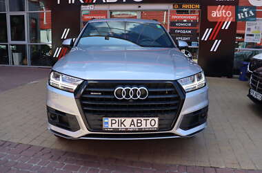Позашляховик / Кросовер Audi Q7 2019 в 