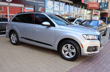 Позашляховик / Кросовер Audi Q7 2019 в 