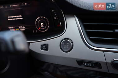 Позашляховик / Кросовер Audi Q7 2019 в 