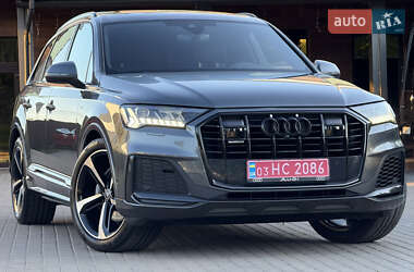 Внедорожник / Кроссовер Audi Q7 2021 в 