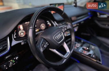 Внедорожник / Кроссовер Audi Q7 2018 в 