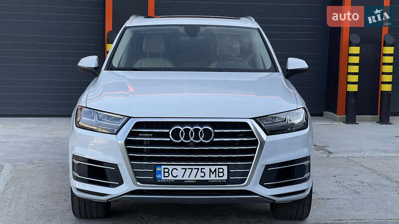 Внедорожник / Кроссовер Audi Q7 2016 в 