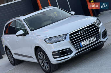 Внедорожник / Кроссовер Audi Q7 2016 в 