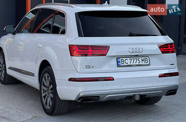 Внедорожник / Кроссовер Audi Q7 2016 в 