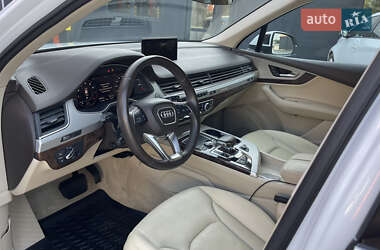 Внедорожник / Кроссовер Audi Q7 2016 в 
