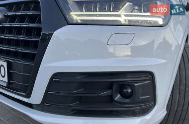 Внедорожник / Кроссовер Audi Q7 2018 в 