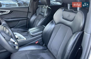 Внедорожник / Кроссовер Audi Q7 2018 в 
