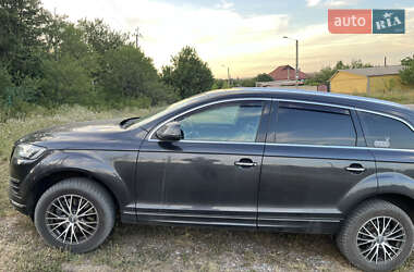 Позашляховик / Кросовер Audi Q7 2011 в 