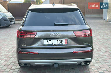 Внедорожник / Кроссовер Audi Q7 2017 в 