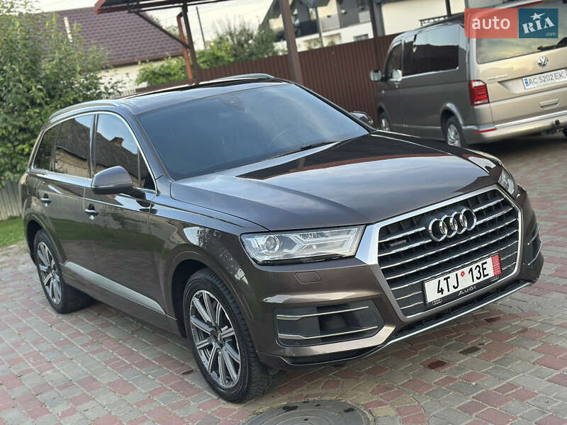Внедорожник / Кроссовер Audi Q7 2017 в Владимире