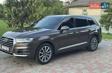 Внедорожник / Кроссовер Audi Q7 2017 в 