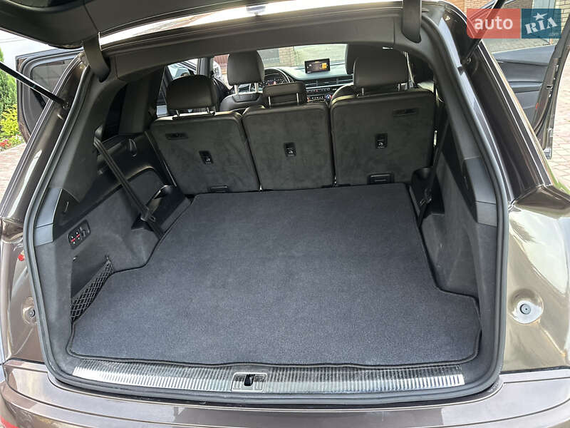 Внедорожник / Кроссовер Audi Q7 2017 в Владимире