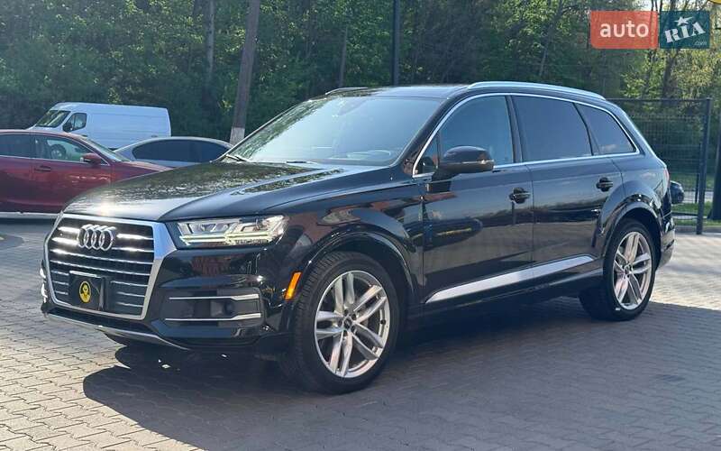 Позашляховик / Кросовер Audi Q7 2017 в Чернівцях