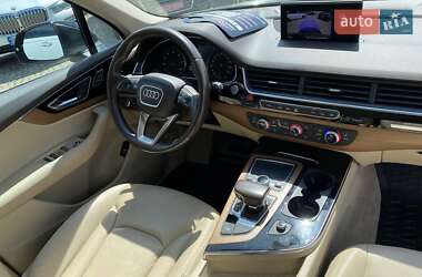 Внедорожник / Кроссовер Audi Q7 2016 в 