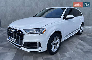 Внедорожник / Кроссовер Audi Q7 2021 в 