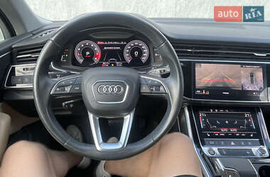 Внедорожник / Кроссовер Audi Q7 2021 в 