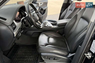 Позашляховик / Кросовер Audi Q7 2015 в 
