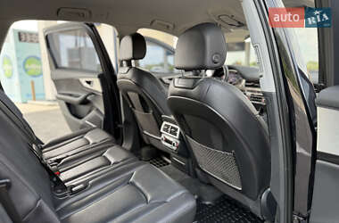 Позашляховик / Кросовер Audi Q7 2015 в 