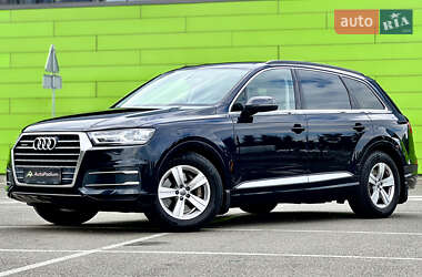 Внедорожник / Кроссовер Audi Q7 2015 в 