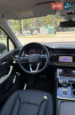 Внедорожник / Кроссовер Audi Q7 2020 в 
