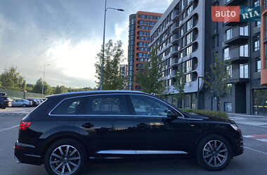 Внедорожник / Кроссовер Audi Q7 2017 в 
